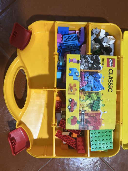 Maleta de lego com pouco uso