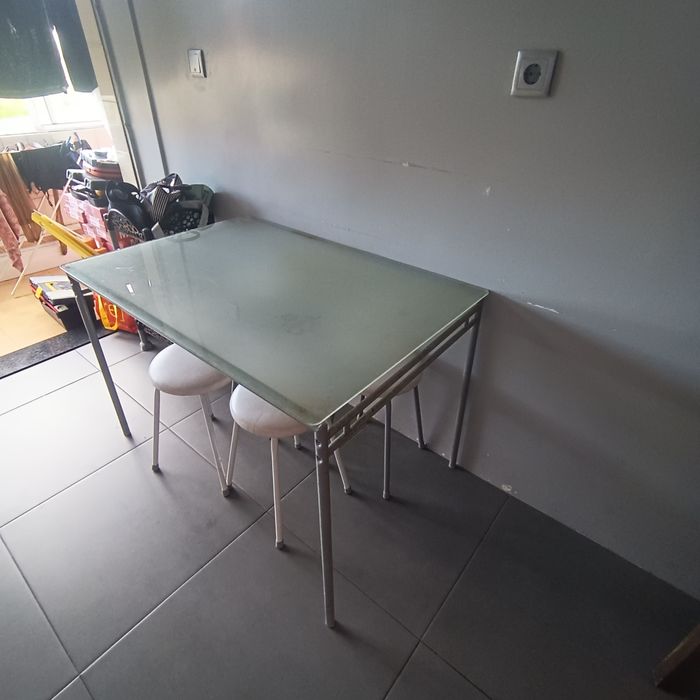 Mesa cozinha + 4 bancos