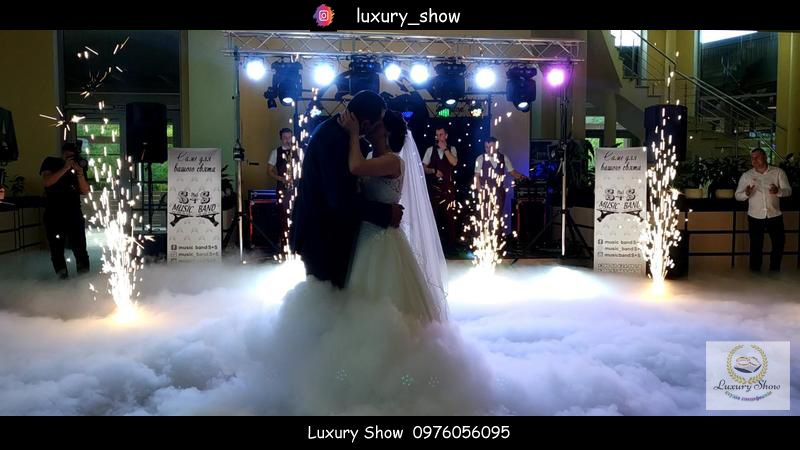 Важкий дим, холодні фонтани