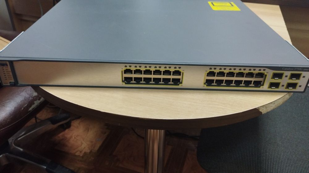 Комутатор Cisco Catalyst 3750 24 10/100/1000 + 4 SFP + IPB (WS-C3750G