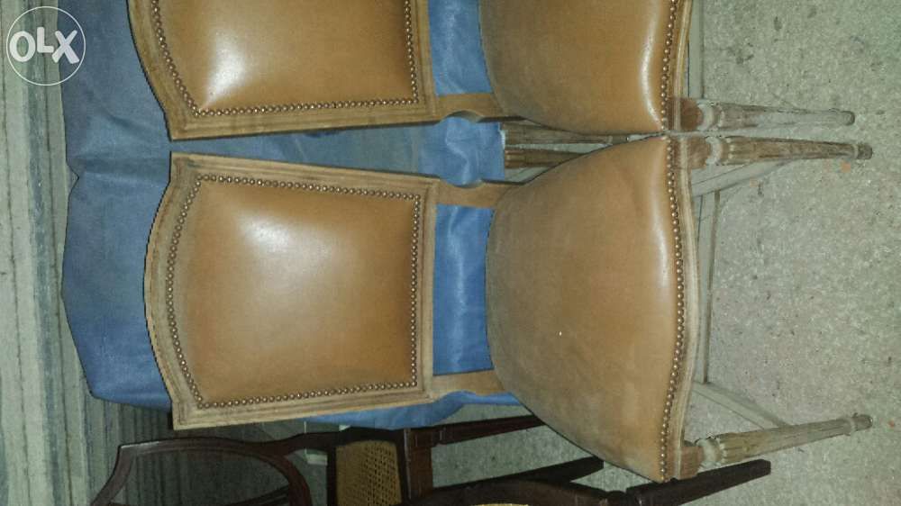 Vendo conjunto de cadeiras vintage, de palhinha e almofadadas.