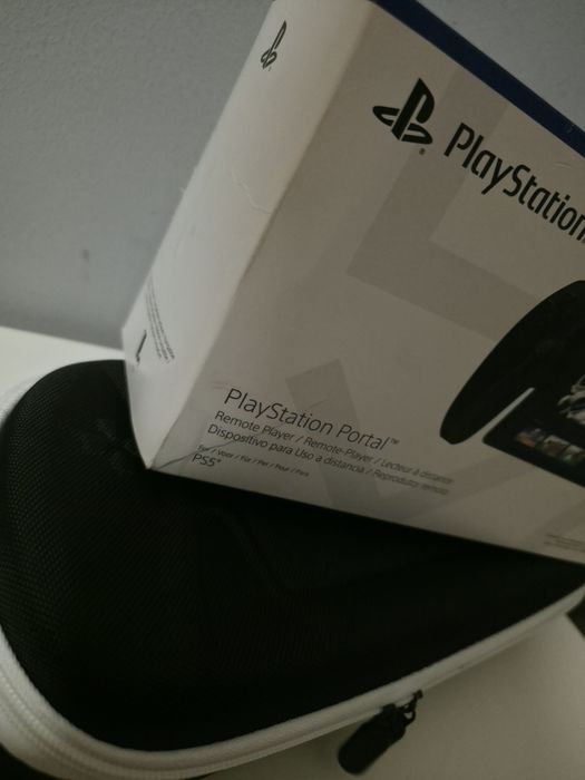 PlayStation Portal Remote Player (Preto) + Bolsa de Transporte Rígida + Caixa