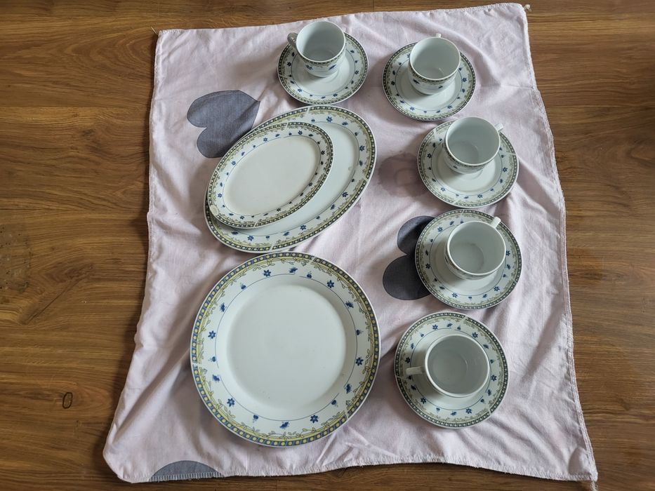 Zestaw obiadowy porcelanowy , komplet obiadowy .