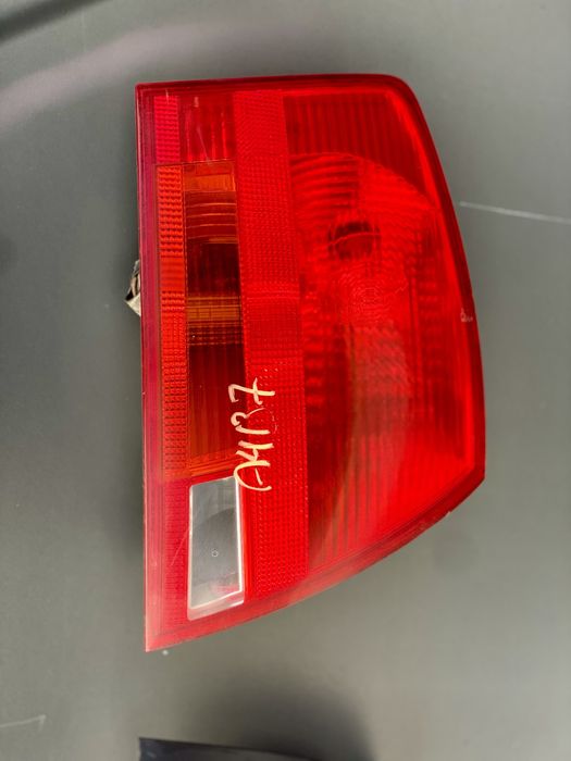 Задні фонарі стопи фари Ауді А4 Б7 Audi A4 B7 в ляду в кузов універсал