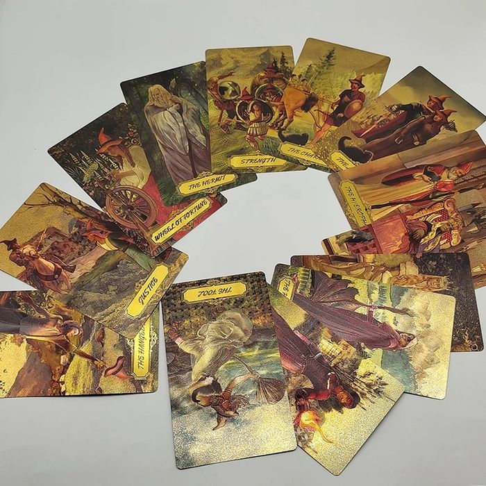 Карти таро в коробці на магніті