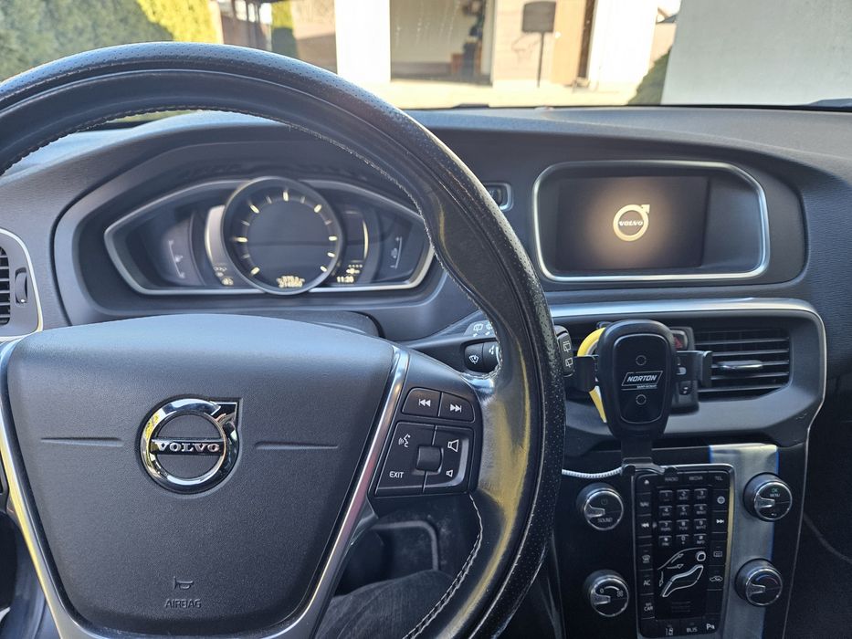 Volvo V40 D2 2.0D 120KM