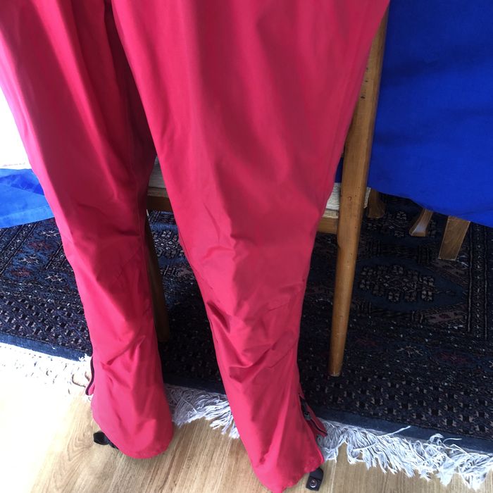 Fato de neve em muito bom estado