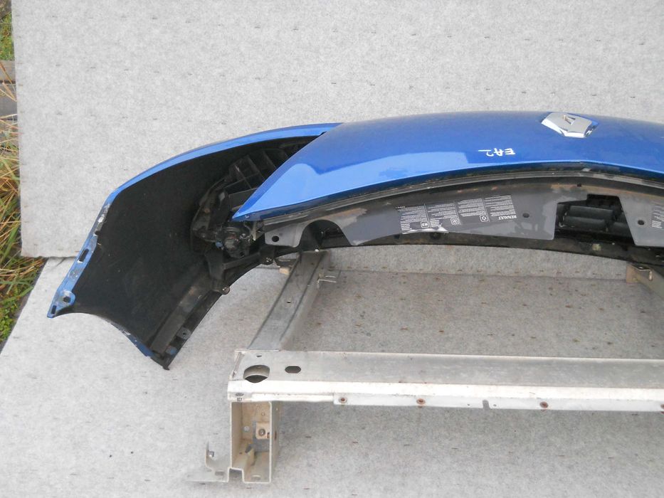 RENAULT CLIO III LIFT 185 zderzak przedni przód