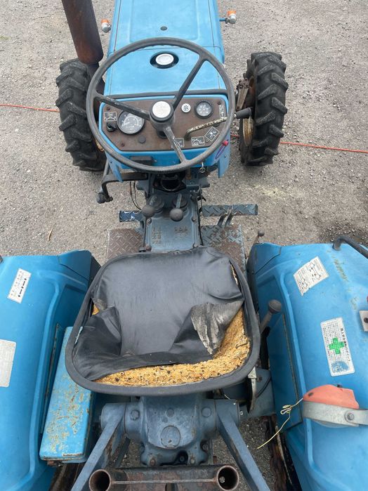 Mini traktor Mitsubishi D 2600