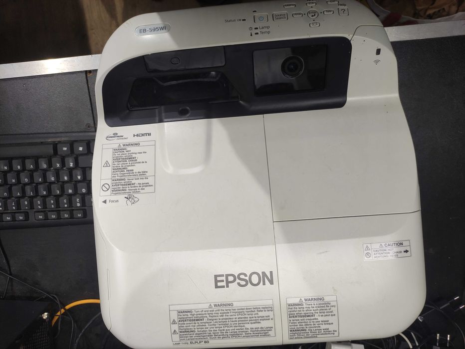 Projektor Rzutnik Epson EB-595wi - komplet + uchwyt ścienny