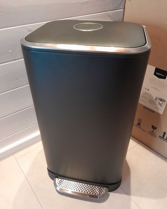 Kosz na śmieci 32 l Amazon Basics z pokrywą nowy outlet niesprawny