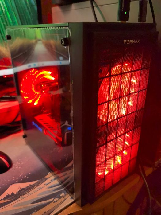 Komputer 12Rdzeni 24Wątki 16GB QuadChannel RX 570 8GB Cyberpunk 76 FPS