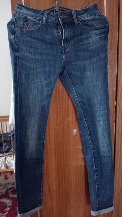 Штани джинсові продам.