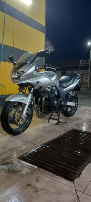 Продається Kawasaki ZR7S