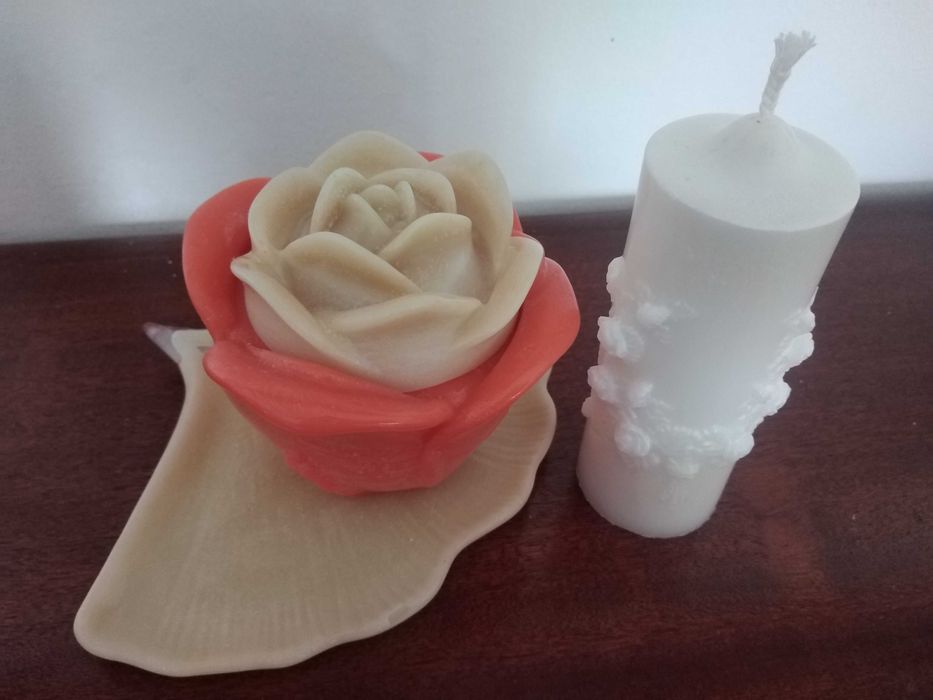 velas figurativas e objetos de uso em cera