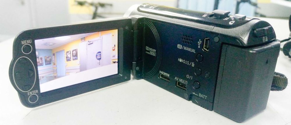 Видеокамера Panasonic HC-V100