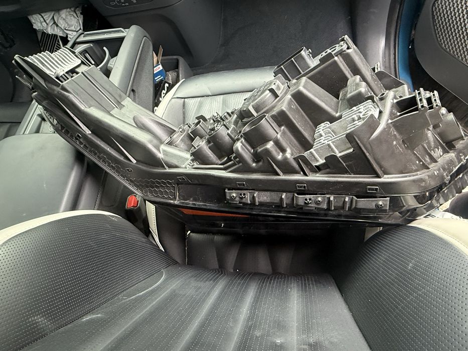 Фара ліва KIA EV9 GT-LINE    92101D0160