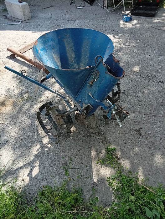 Картоплесаджалка