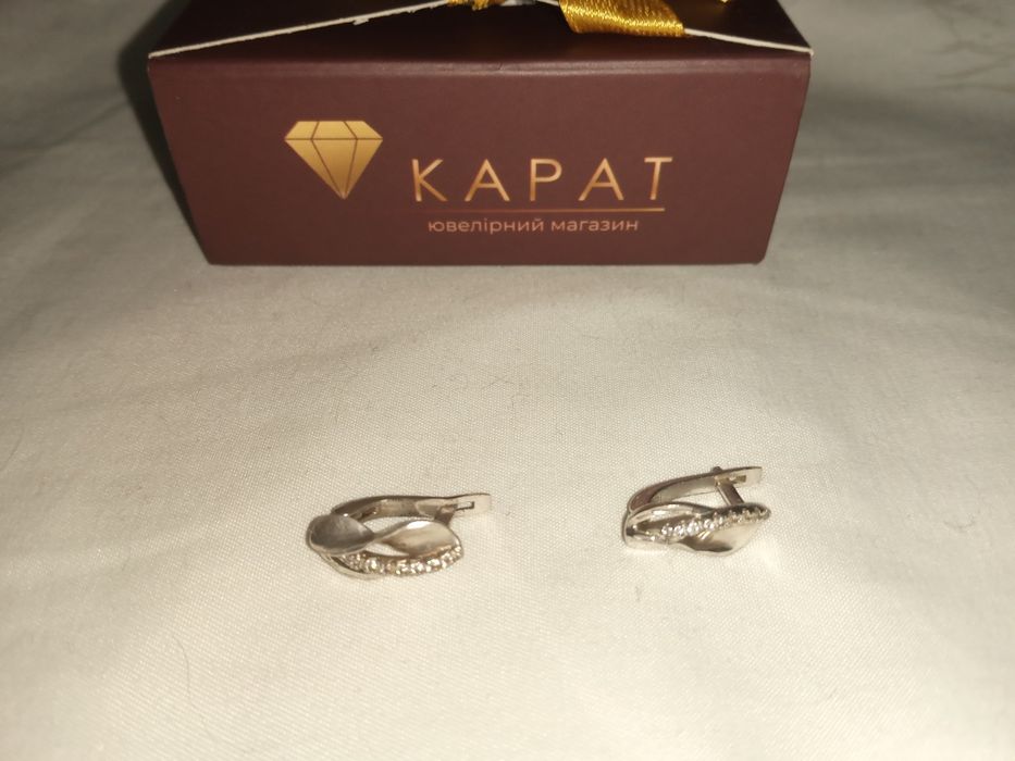 Серебряный комплект с янтарём и золотыми вставками (кольцо + серьги)