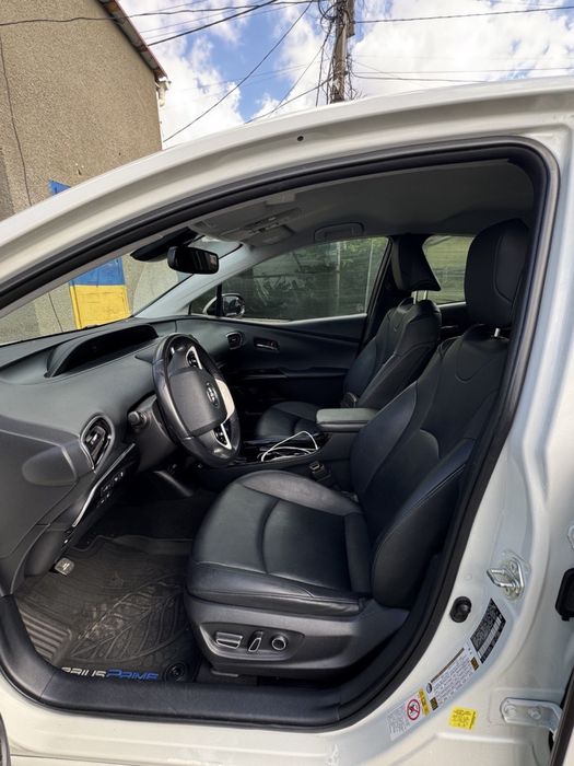 Продам toyota prius prime 2018 плагин гибрид