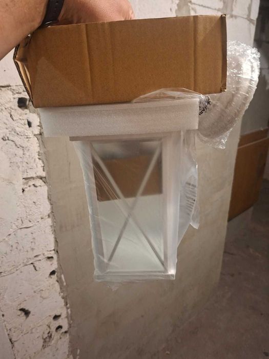 Lampa wiszaca biała
