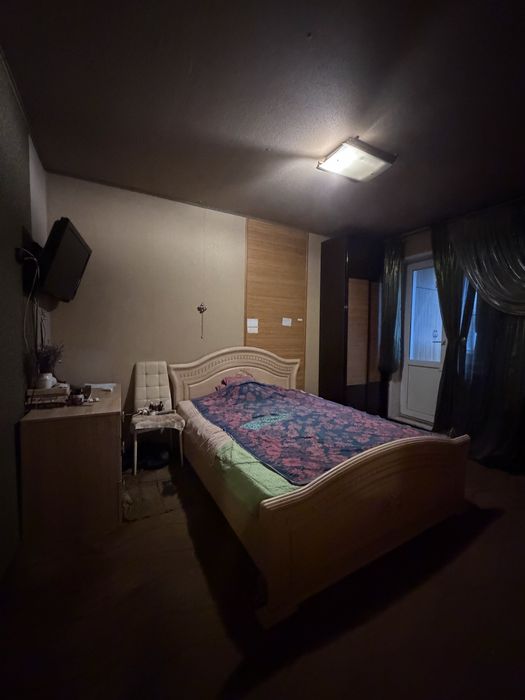 Продаж 4 кімнатна проспект Миру 26 .
