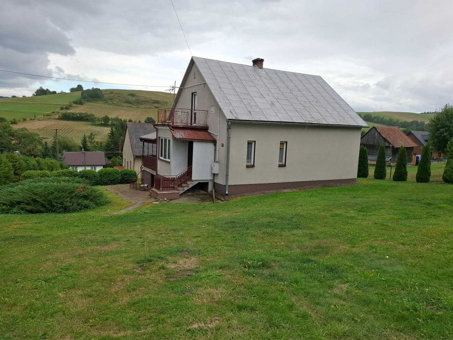 Dom jednorodzinny z budynkiem gospodarczym – centrum Mchawy, Bieszczady – działka 22 ary