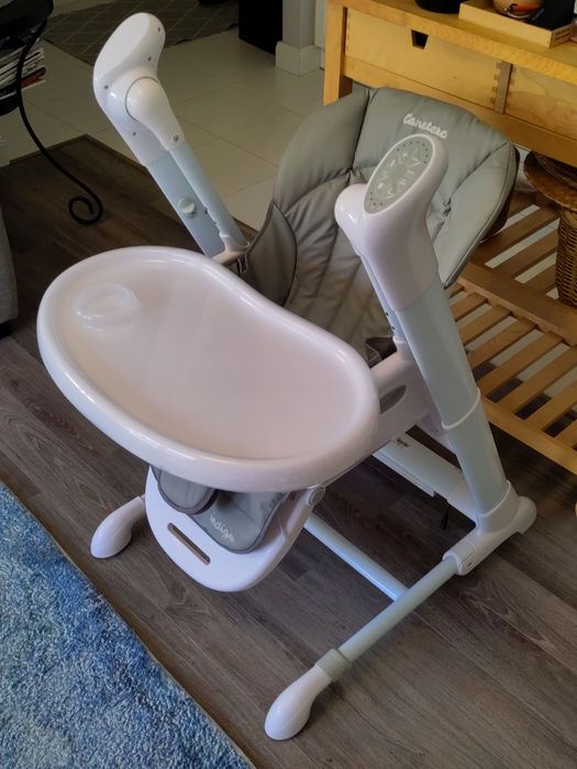 Krzesełko do karmienia Caretero Indigo z elektrycznym bujaniem