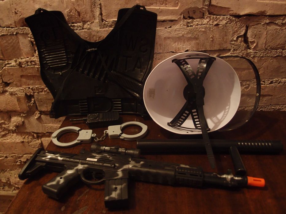 Duży zabawkowy zestaw Policja dla dziecka