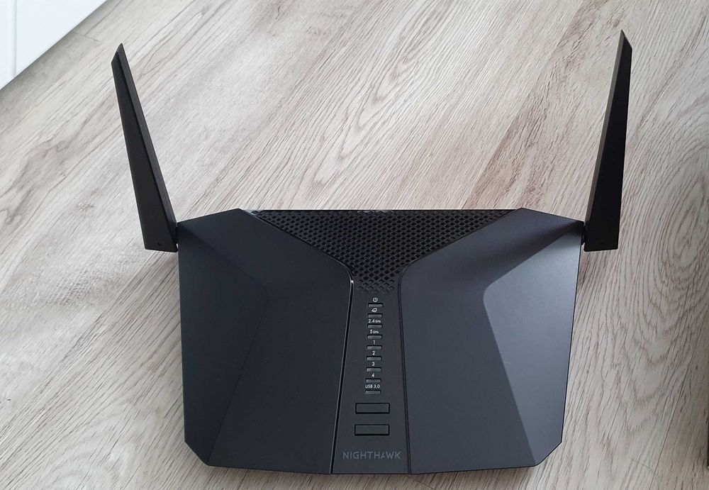 Router Netgear Nighthwak AX4 RAX40 ax3000 Wi-Fi 6