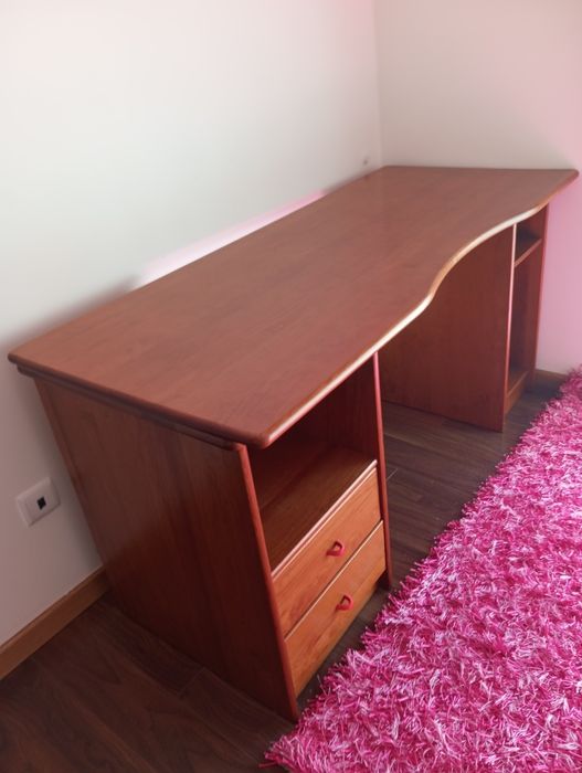 Secretaria madeira