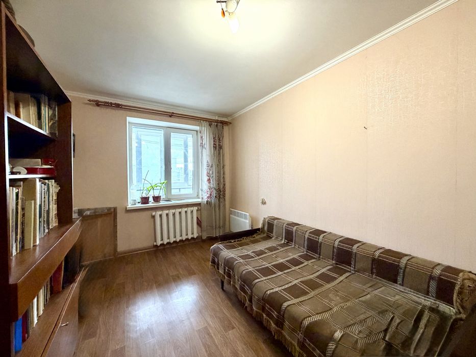 Продаю 2к квартиру на Шесейній. ц1