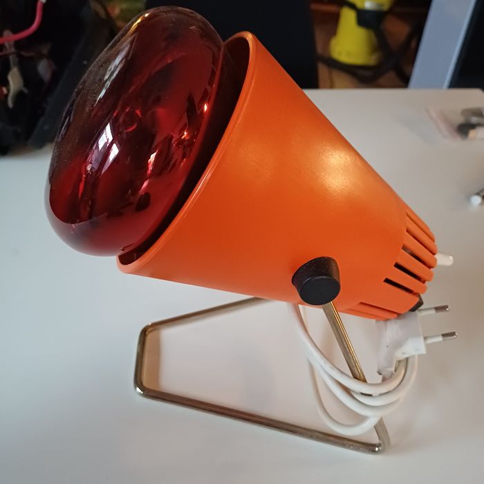 Lampa solux na podczerwień