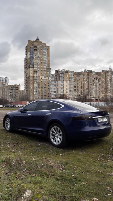 Tesla model S 2016