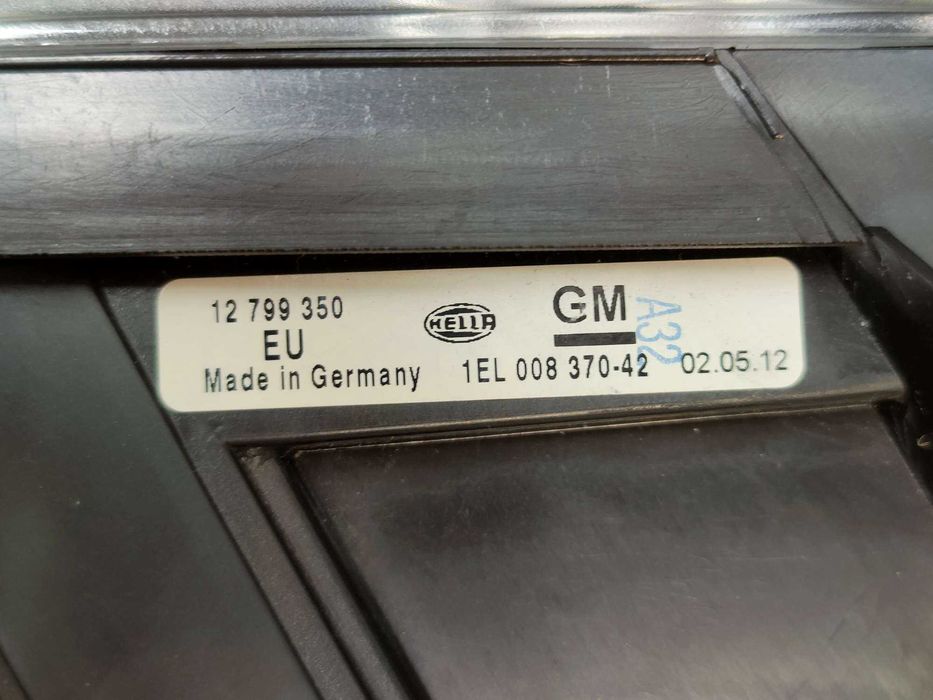 Reflektor prawy Saab 9-3