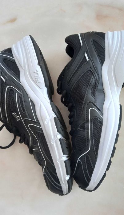 Buty typu adidasy firmy Fila roz. 41, dł. 27,5 cm