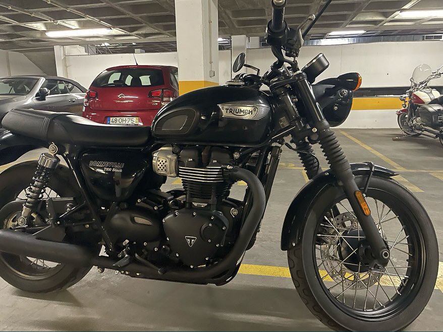 Triumph T100 Black