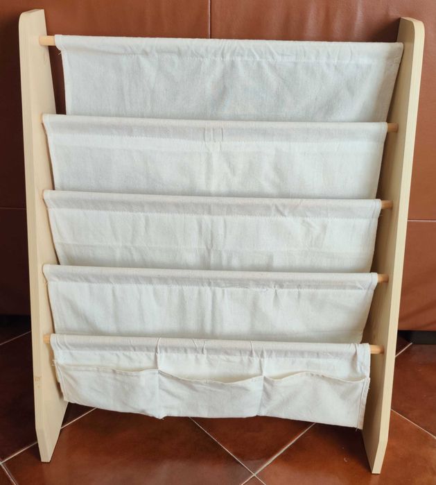 Estante porta-livros infantil, Montessori