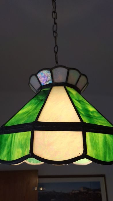 Candeeiro Vintage em Vitral Artesanal Estilo Tiffany – Verde e Branco