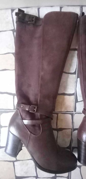 Botas de salto e cano alto - Tamanho 36