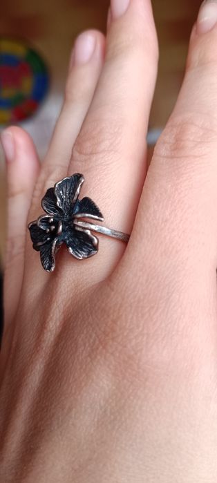 Кольцо срібло обручка  сіра магнолія