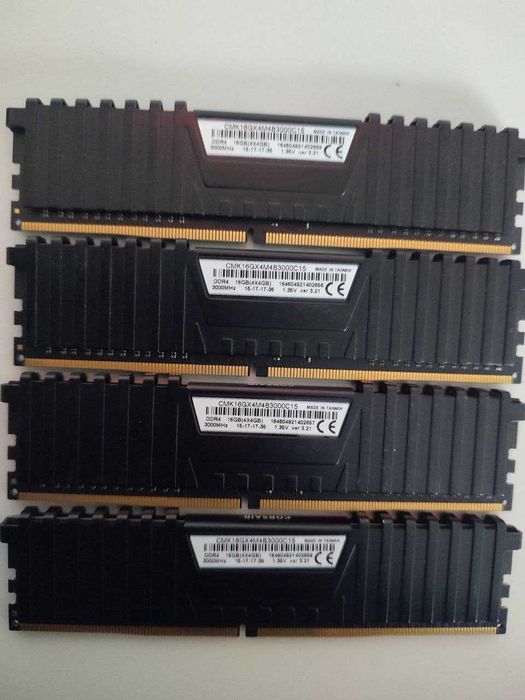 Corsair Vengeance LPX DDR4-3000 4096MB / 4шт