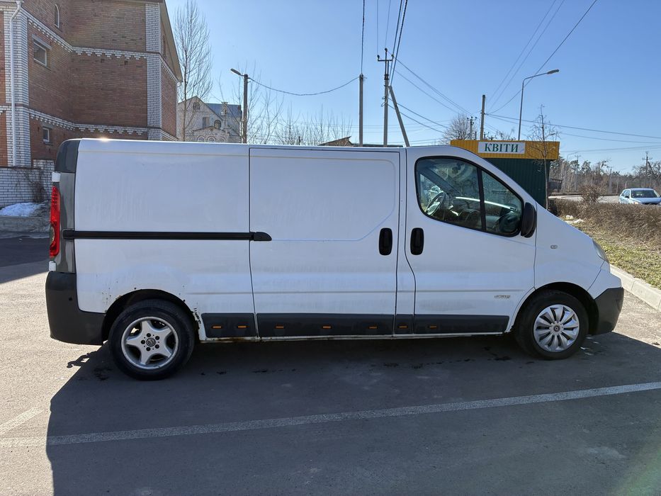 Renault traffic довга база