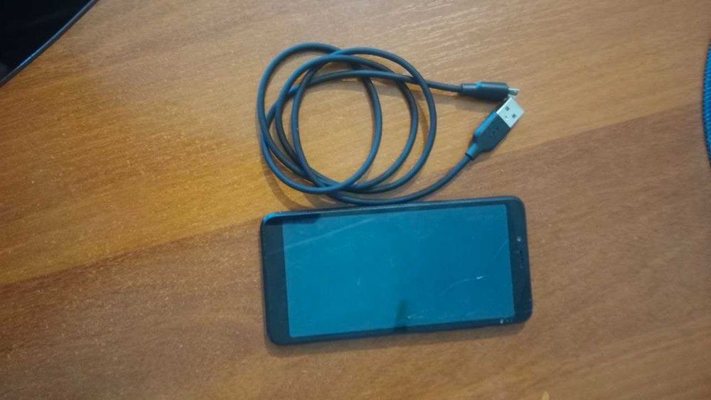 Телефон Xiaomi Redmi 6a