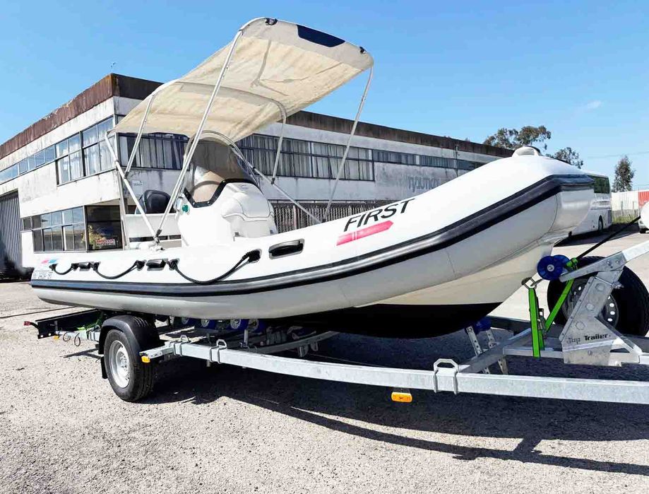 Barco Semirígido VALIANT 570 - Motor MERCURY 100 cv  com atrelado NOVO