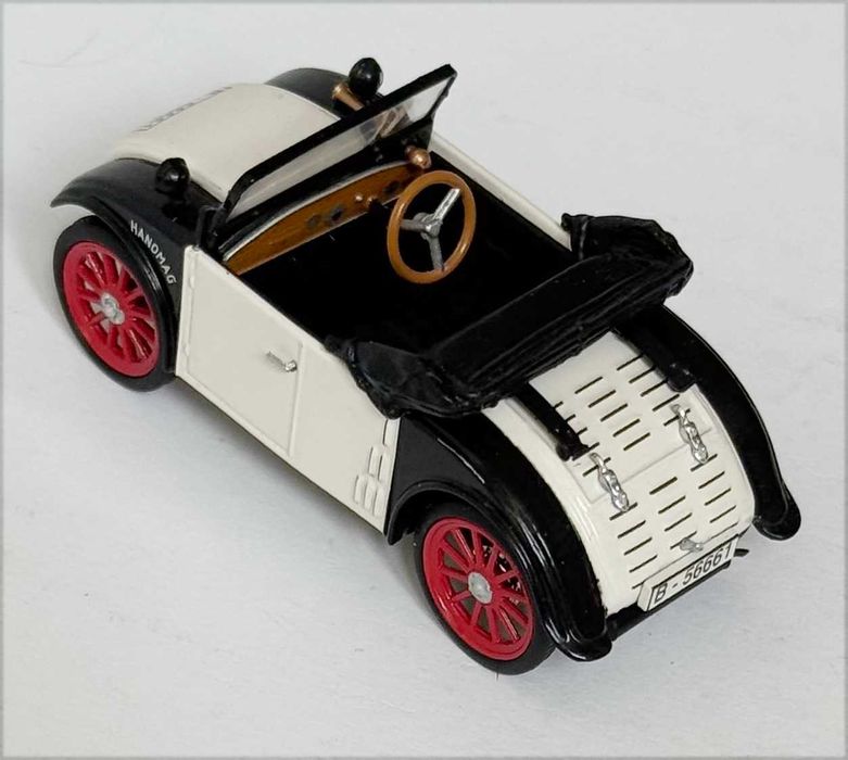 SHUCCO_Ref 02962 Hanomag Kommissbrot. Escala 1/43. Sem caixa, como novo.