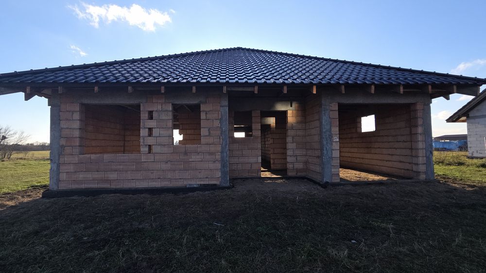 Dom na sprzedaż w Białczu na małym osiedlu.