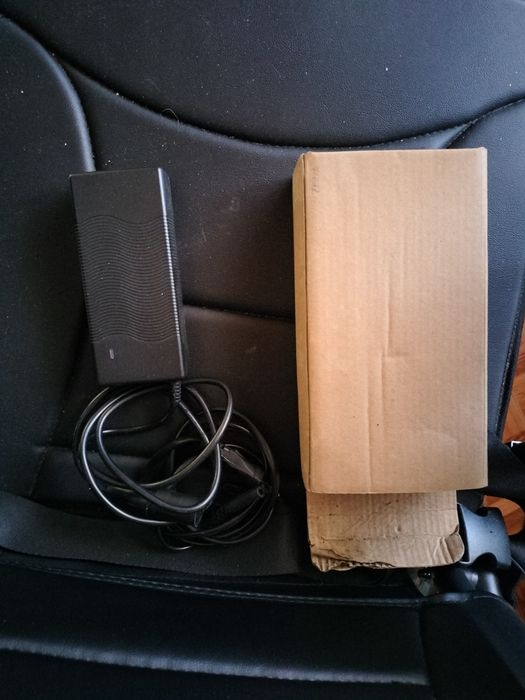 Cadeira de rodas eléctrica e manual