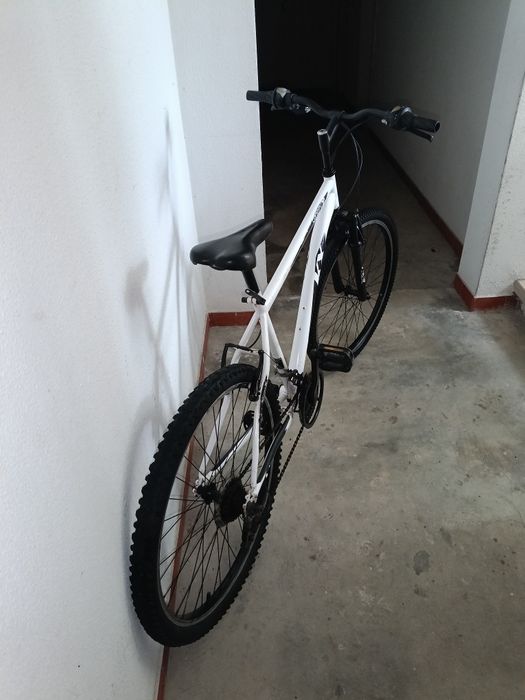 85€ bicicleta roda 26 pegar e andar tudo ok