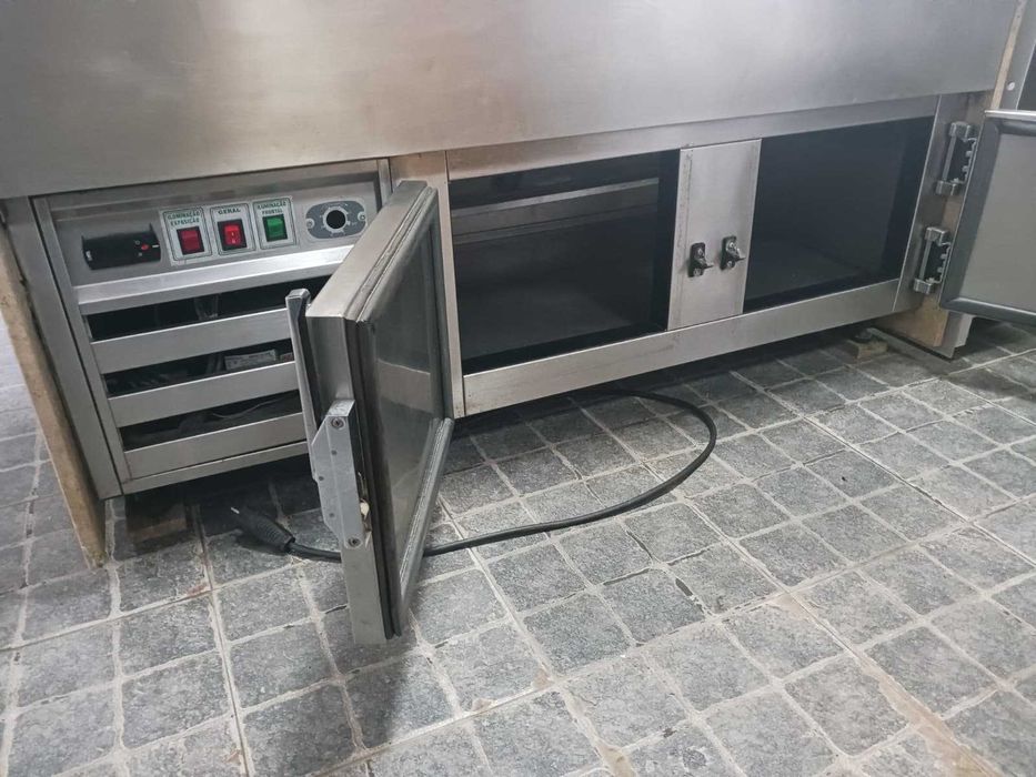 ACM1668 - Vitrine Expositora Refrigerada de 1,5m - Usada